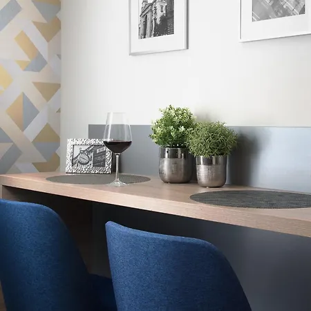 Revay 6 By Corall Budapeszt